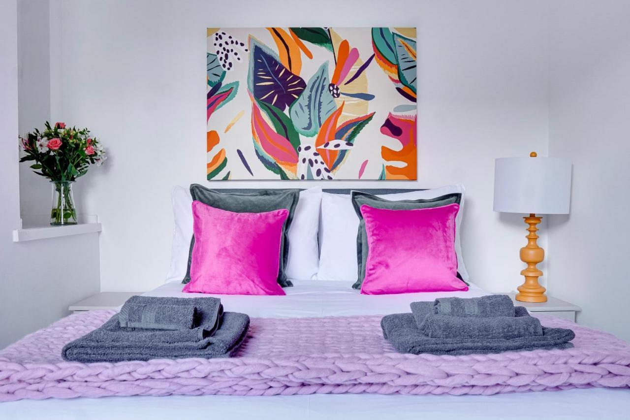 Modern 2 Bedroom Flat - 15 Minutes To Liverpool Birkenhead Eksteriør billede